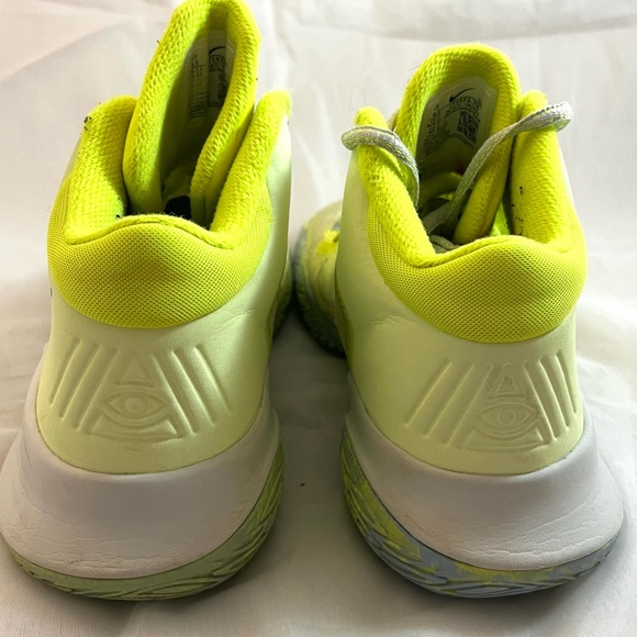 Nike Kyrie 4 Flytrap Mid Barely Volt Green Dayglow Classic Bold sneakers sz 8,5 - Picture 4 of 10